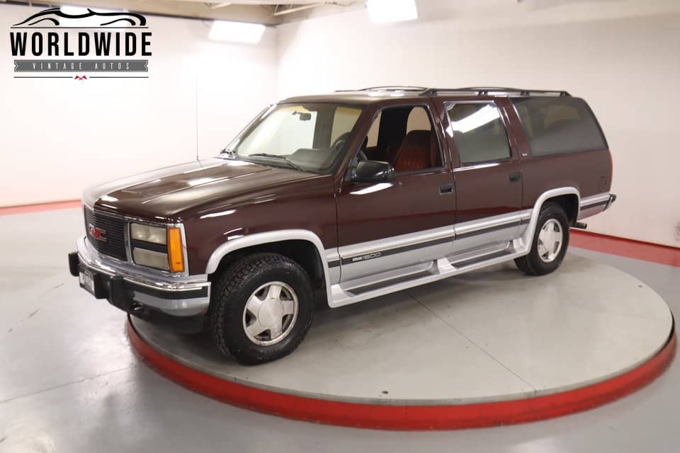 1993 GMC Suburban photo 1