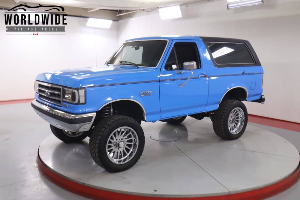 1990 Ford Bronco photo 1