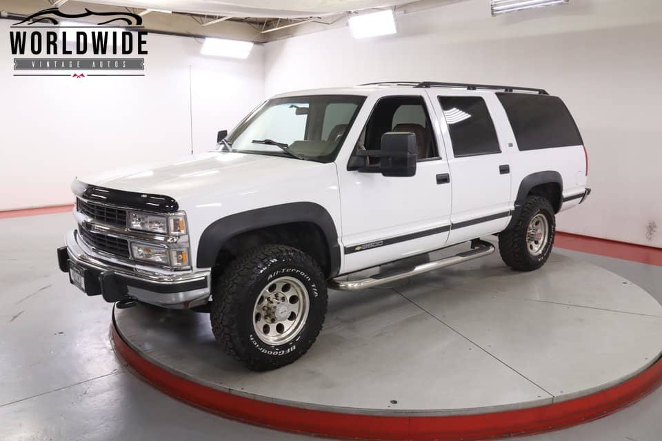 1994 Chevrolet Suburban photo 1