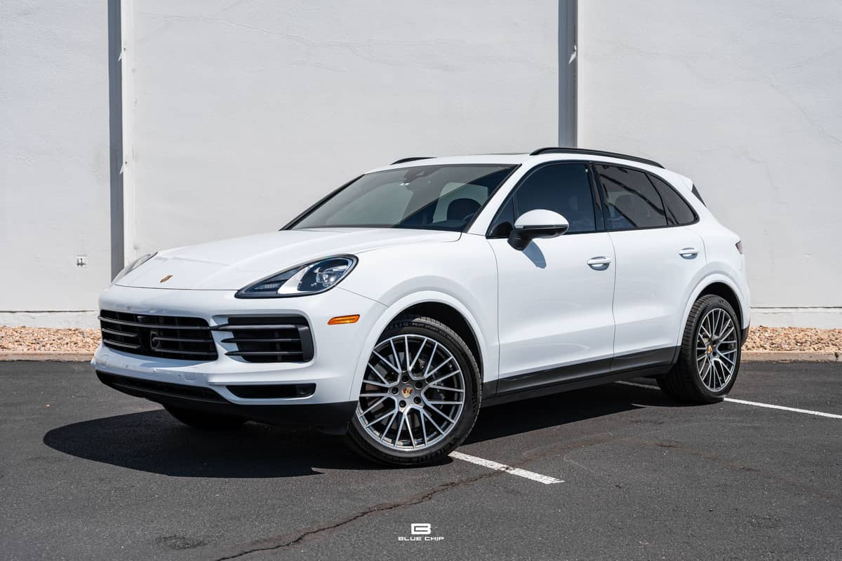 2023 Porsche Cayenne Platinum Edition photo 1