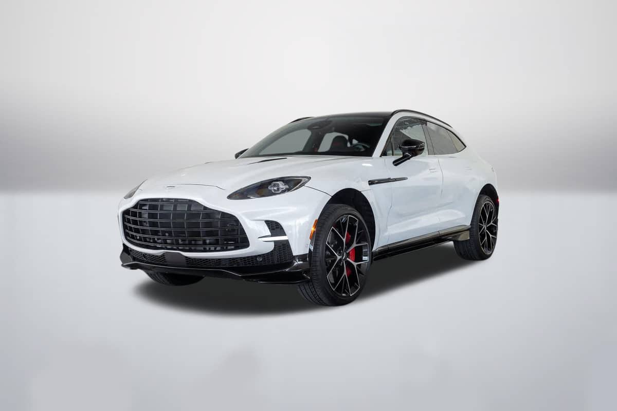 2025 Aston Martin DBX photo 1