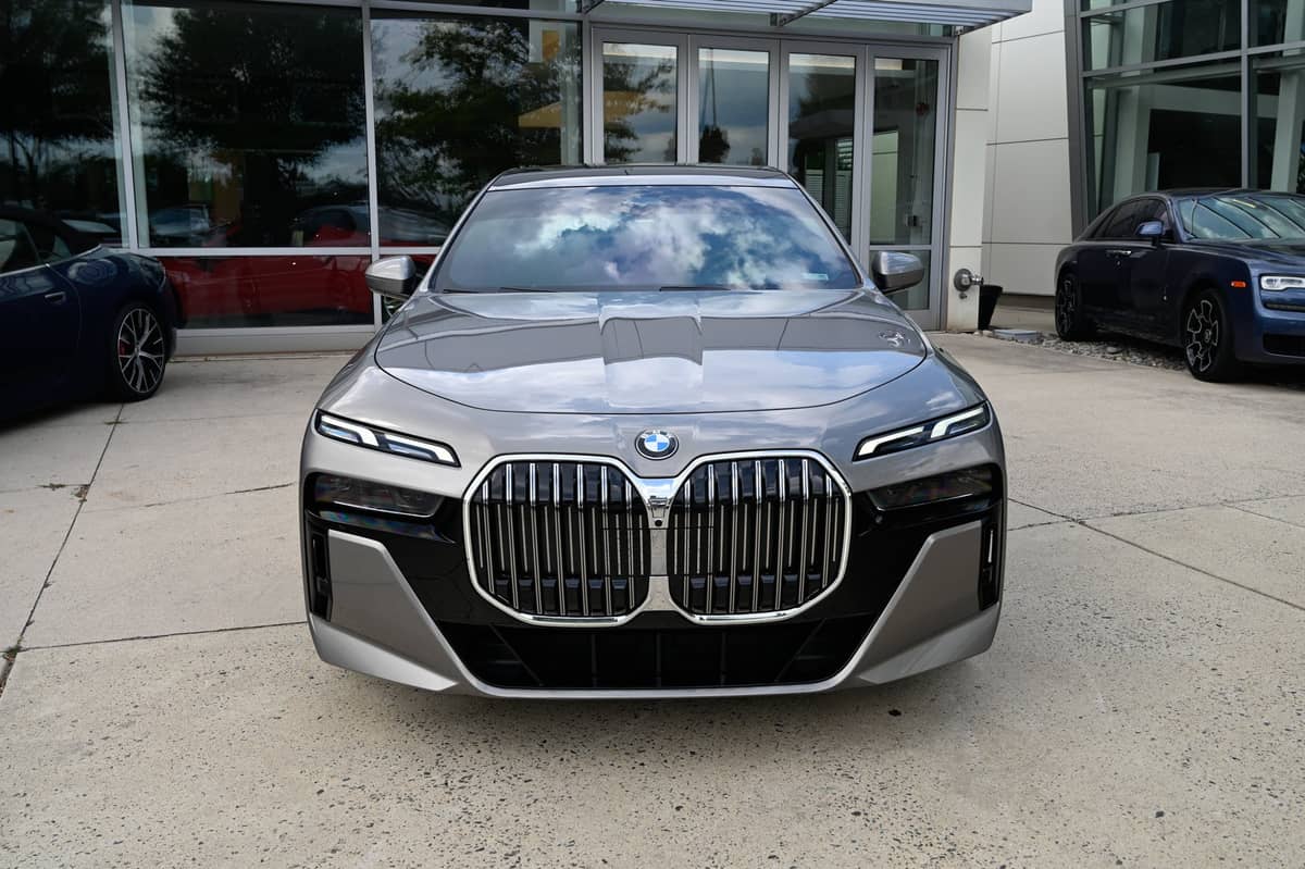 2024 BMW 7 Series 740i photo 1