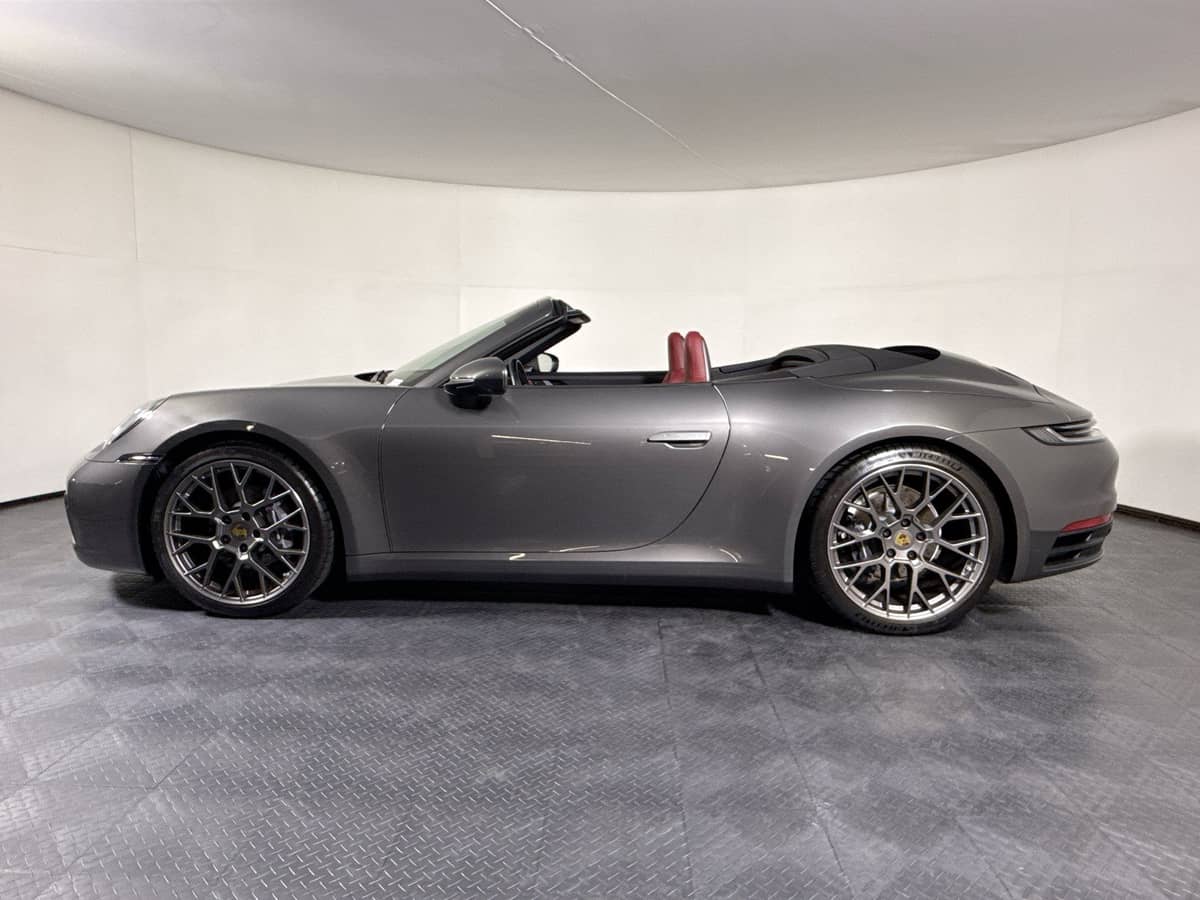 2024 Porsche 911 Carrera photo 1