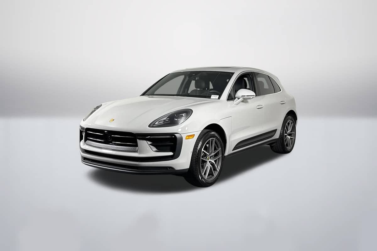 2026 Porsche Macan photo 1
