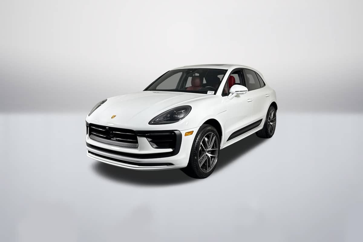 2026 Porsche Macan photo 1