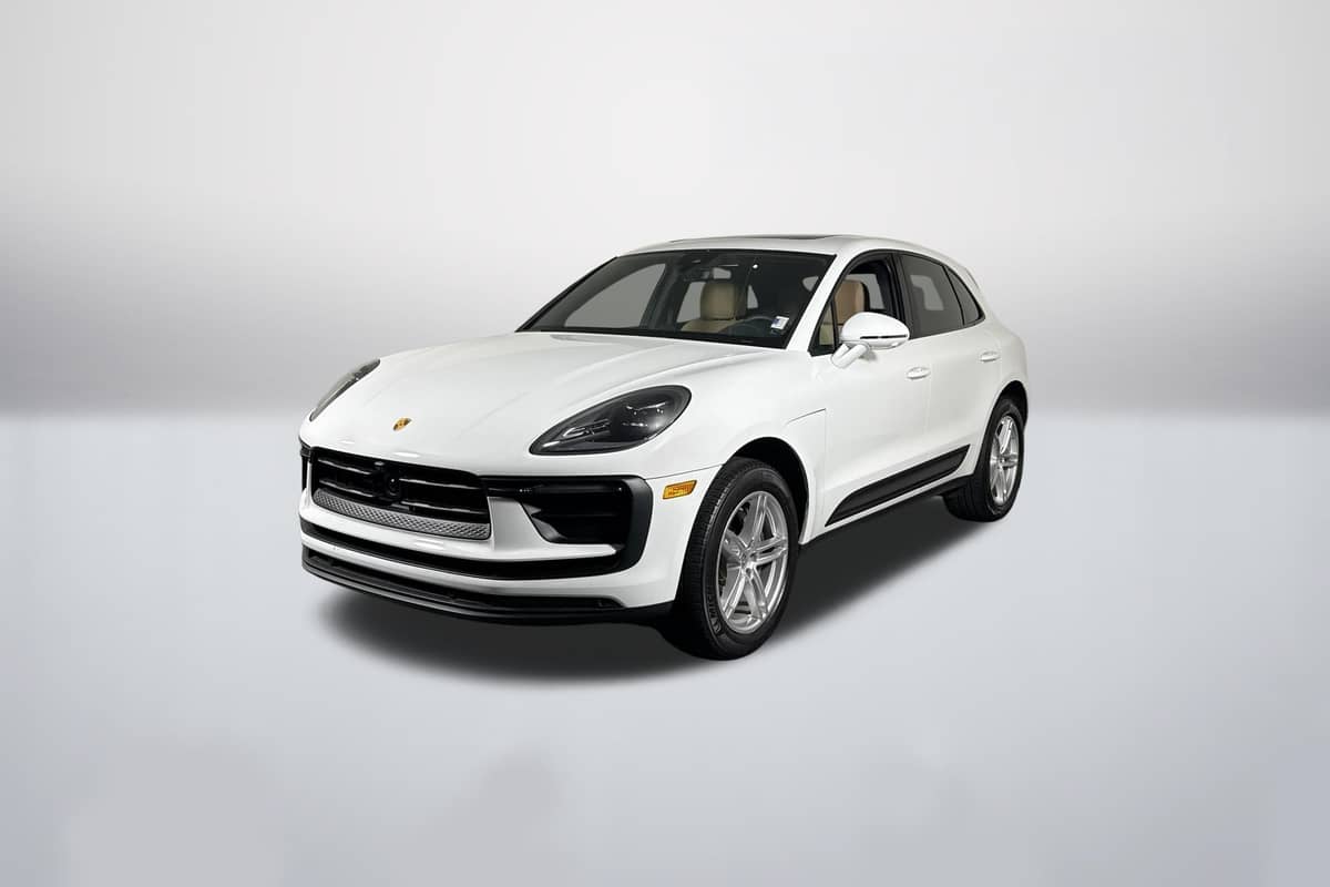2026 Porsche Macan photo 1