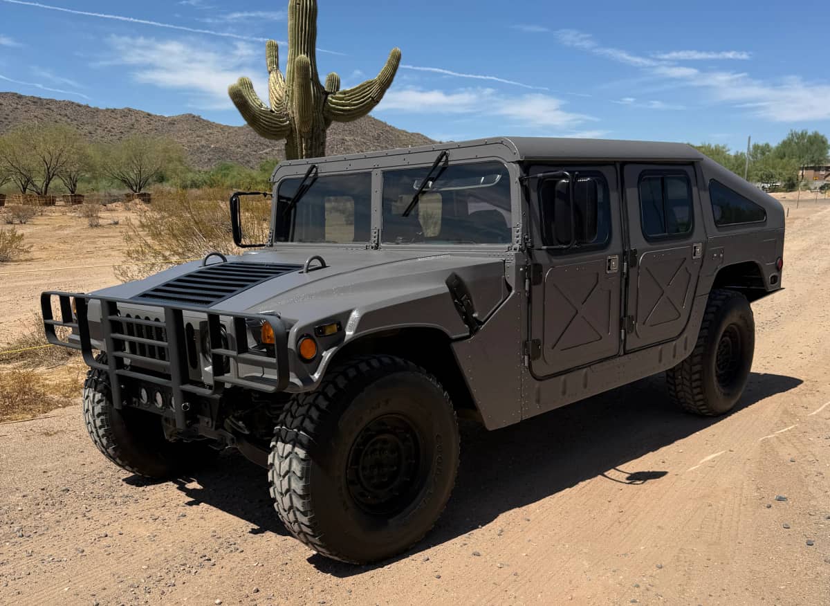 2000 AM General HMMWV photo 1