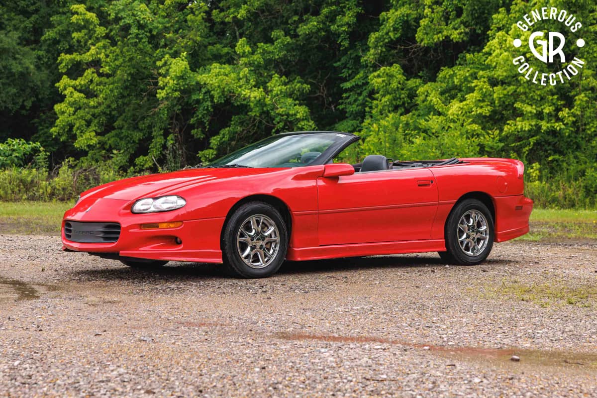 2002 Chevrolet Camaro photo 1