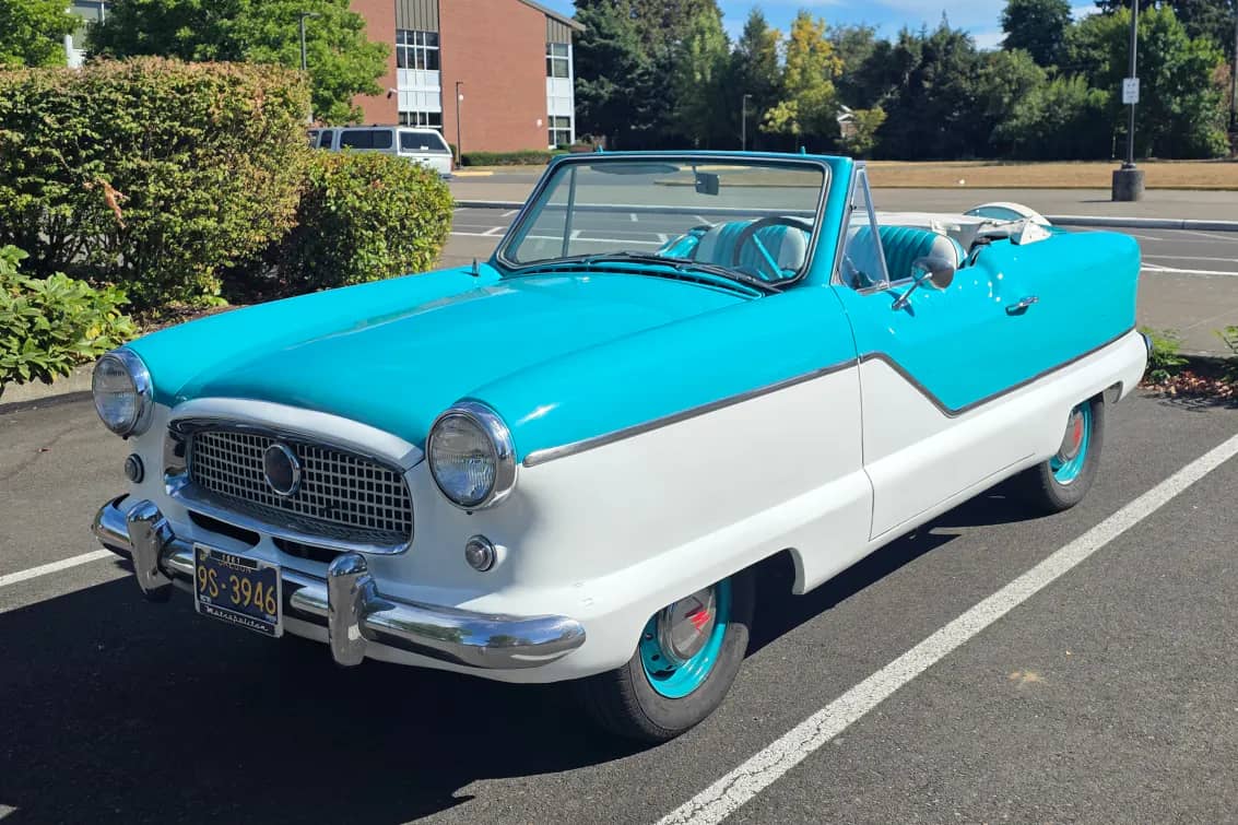 1961 Nash Metropolitan photo 1