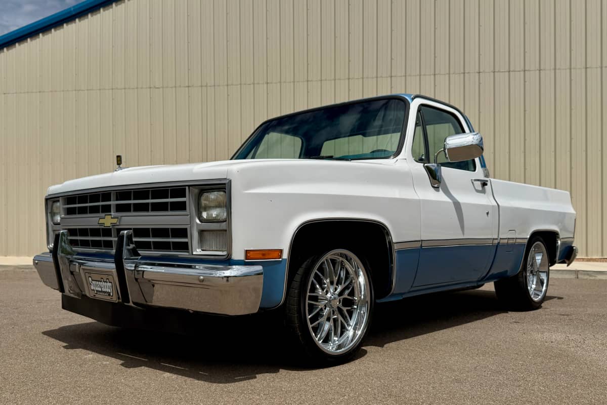 1985 Chevrolet C10 Deluxe photo 1