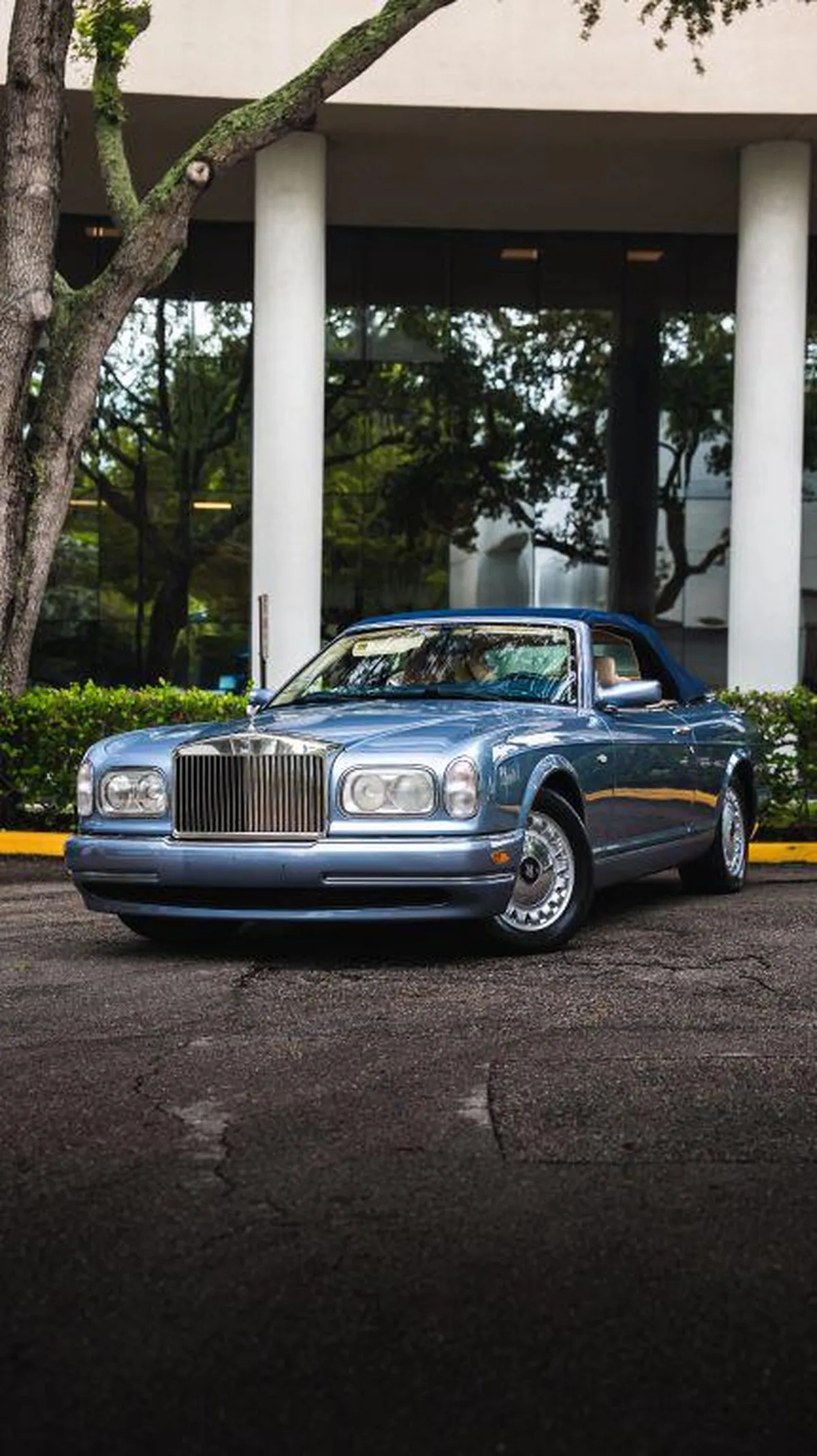 2000 Rolls-Royce Corniche photo 1