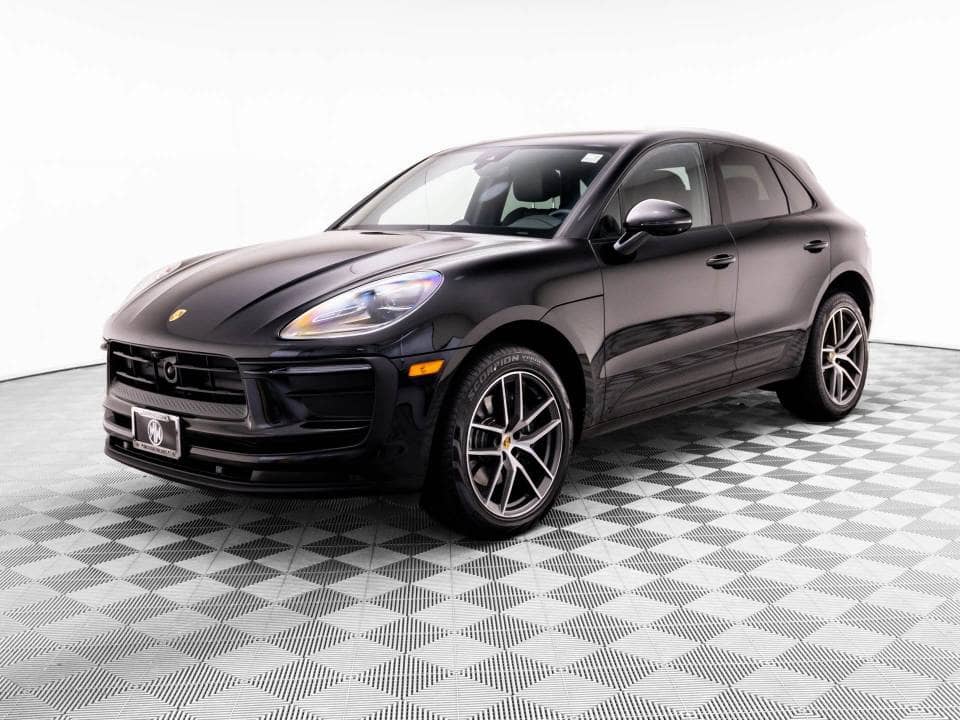 2026 Porsche Macan photo 1