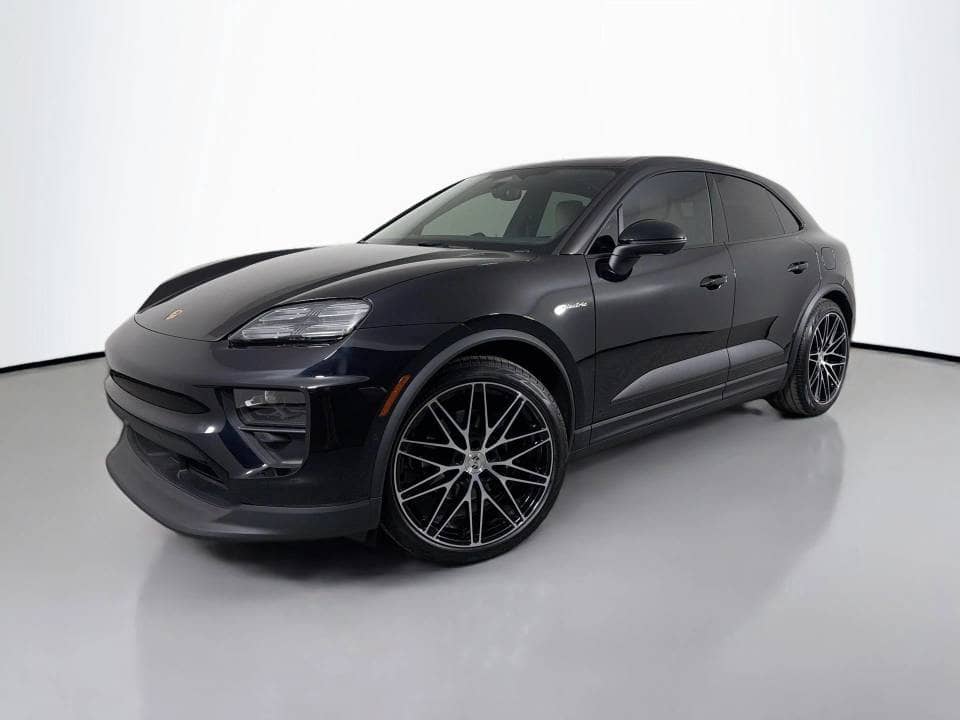2026 Porsche Macan 4 Electric photo 1