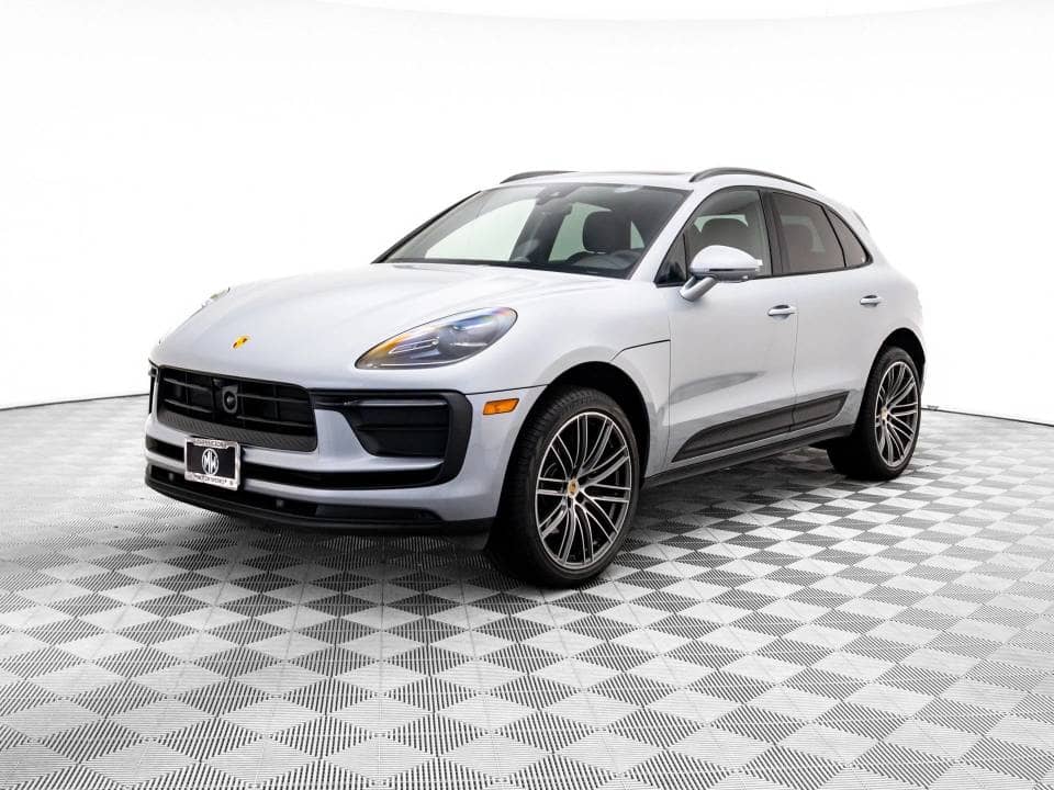 2026 Porsche Macan photo 1
