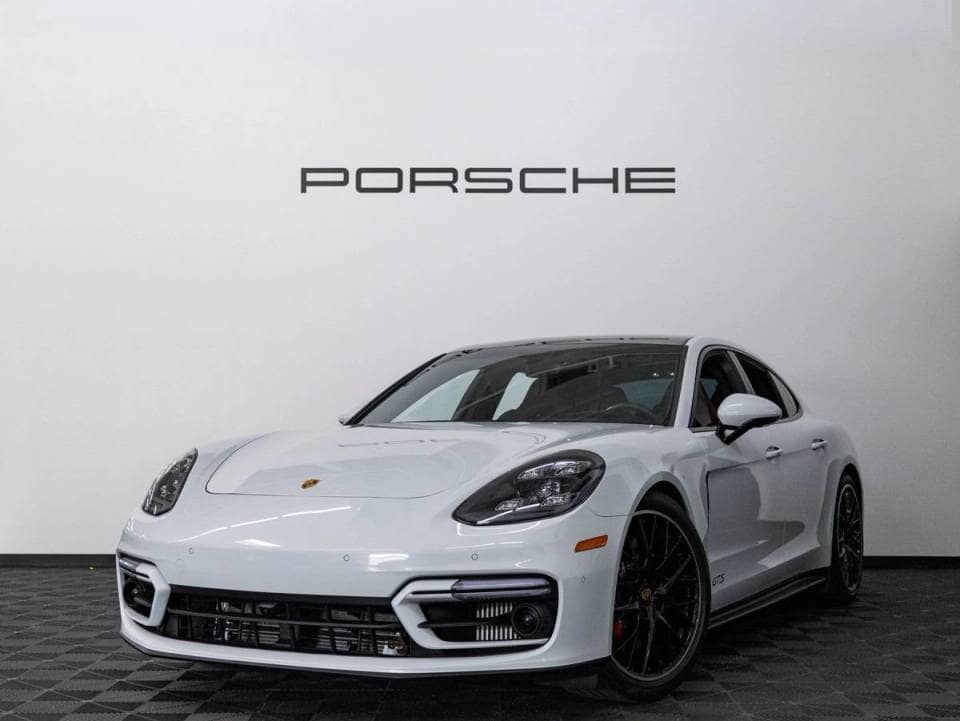 2023 Porsche Panamera GTS photo 1