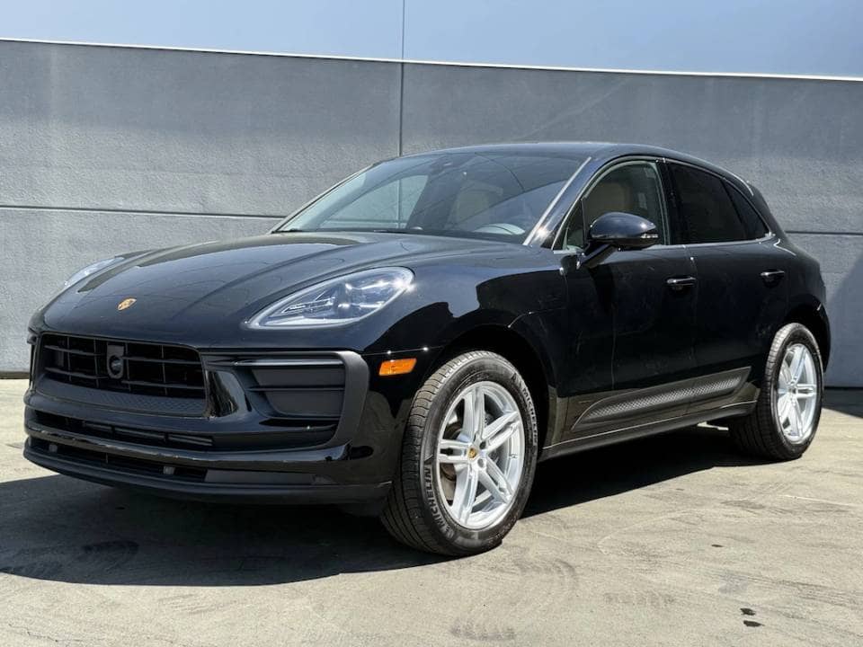 2025 Porsche Macan photo 1