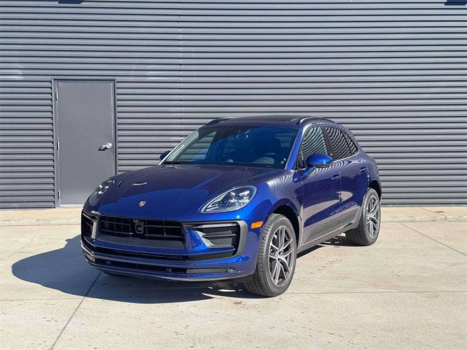 2026 Porsche Macan photo 1