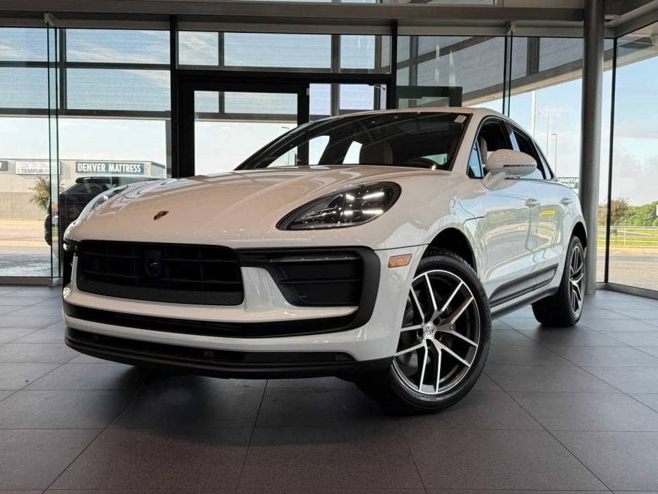 2026 Porsche Macan photo 1