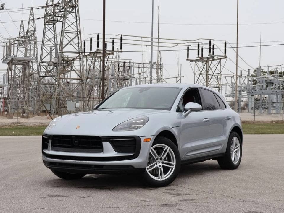 2026 Porsche Macan photo 1