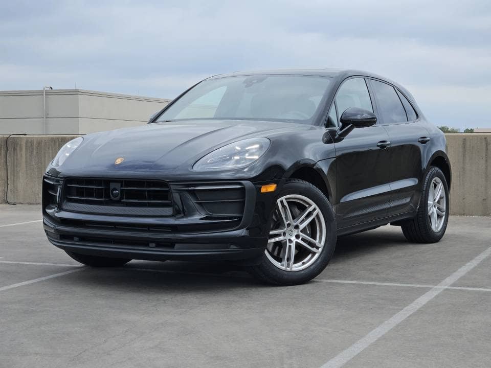 2026 Porsche Macan photo 1