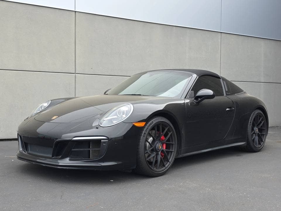 2018 Porsche 911 Targa 4 GTS photo 1