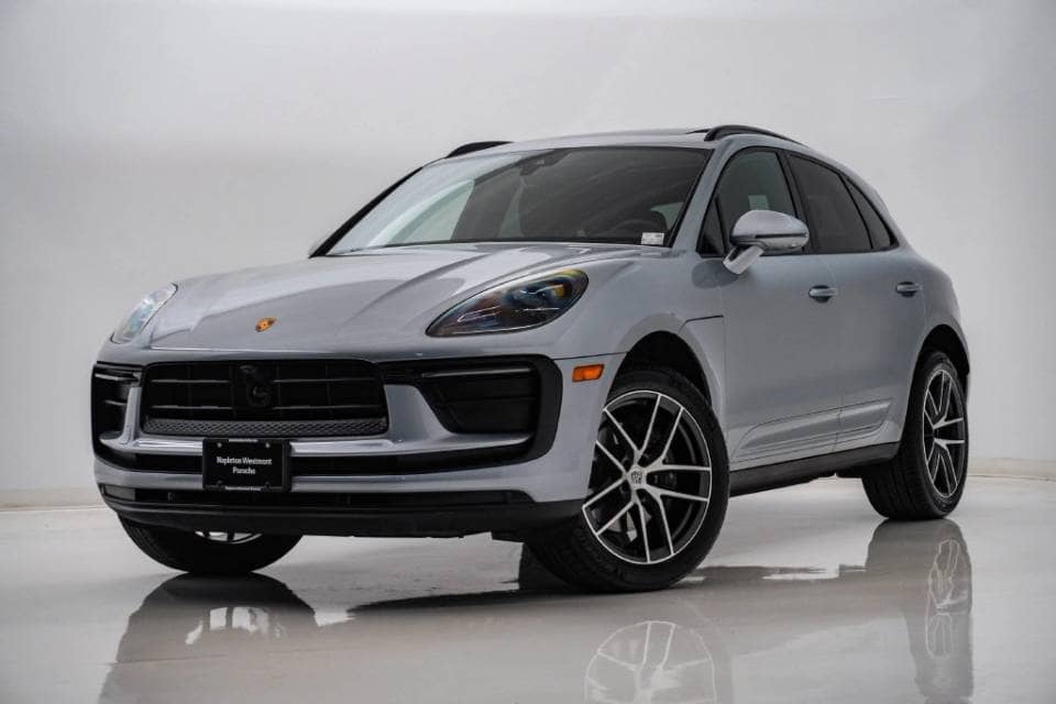 2026 Porsche Macan photo 1