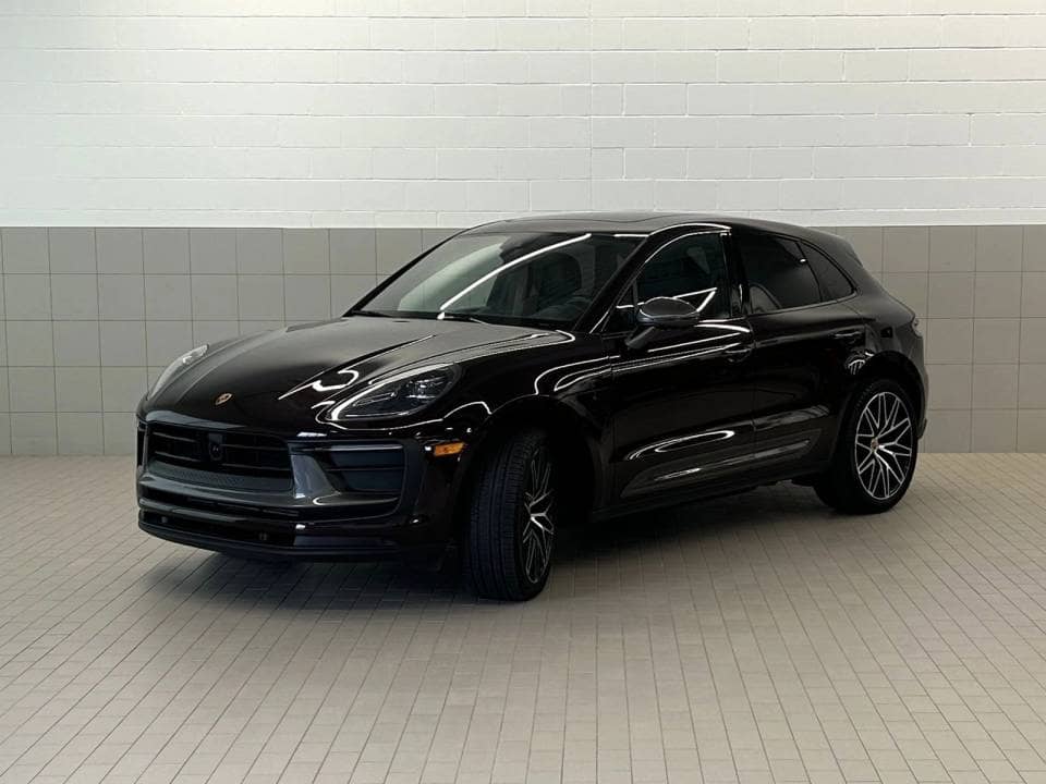 2026 Porsche Macan T photo 1