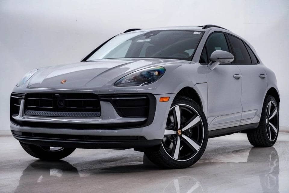2026 Porsche Macan photo 1