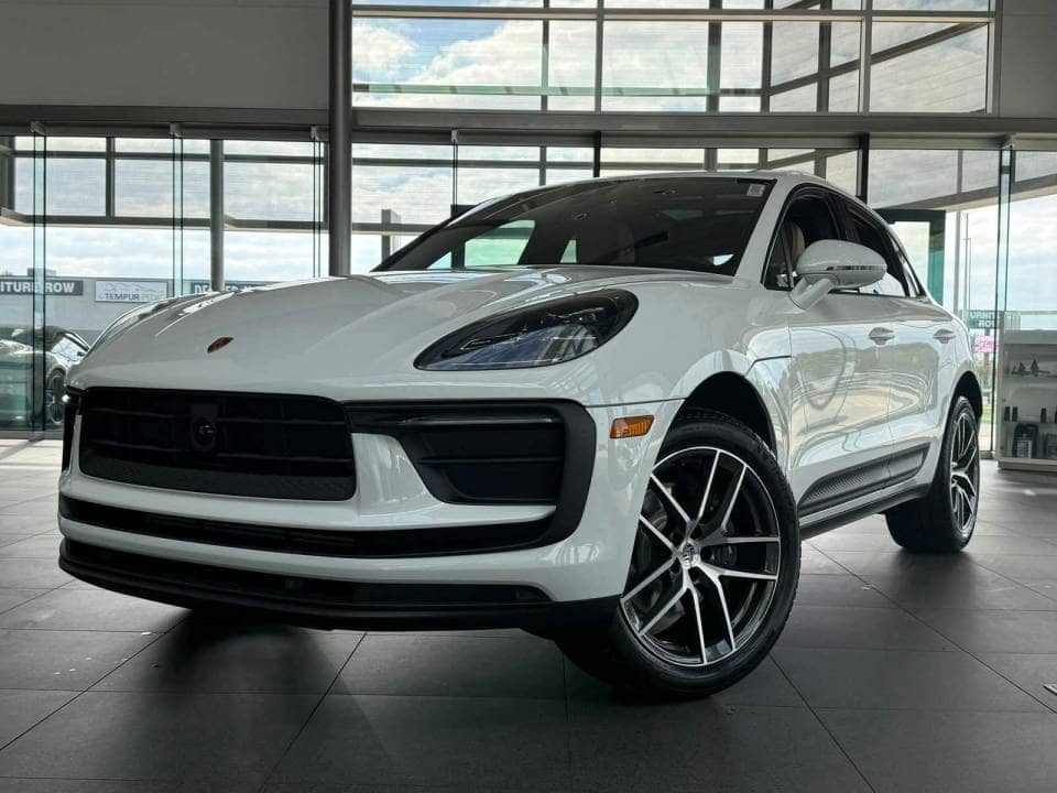 2026 Porsche Macan photo 1
