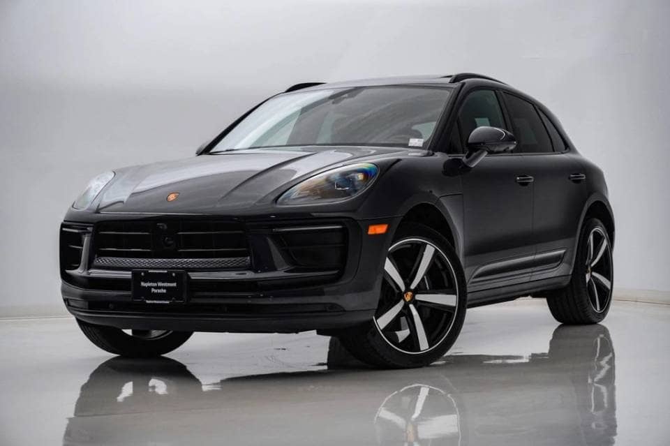2026 Porsche Macan photo 1