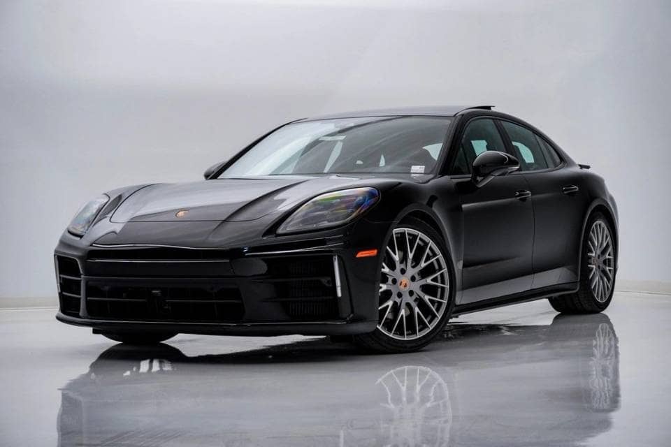 2026 Porsche Panamera 4 photo 1