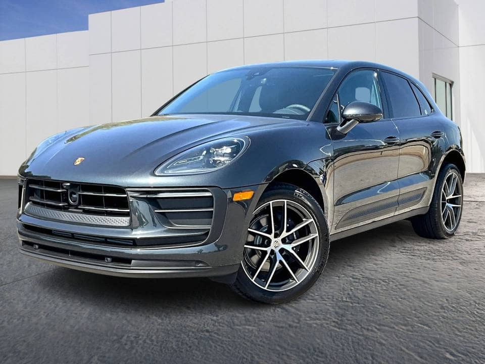2026 Porsche Macan photo 1