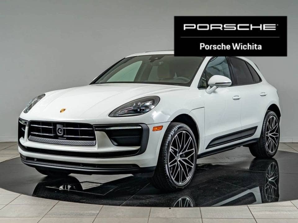2026 Porsche Macan photo 1