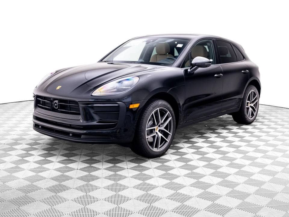 2026 Porsche Macan photo 1
