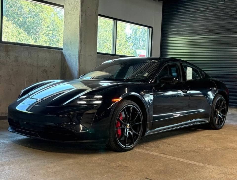 2022 Porsche Taycan GTS