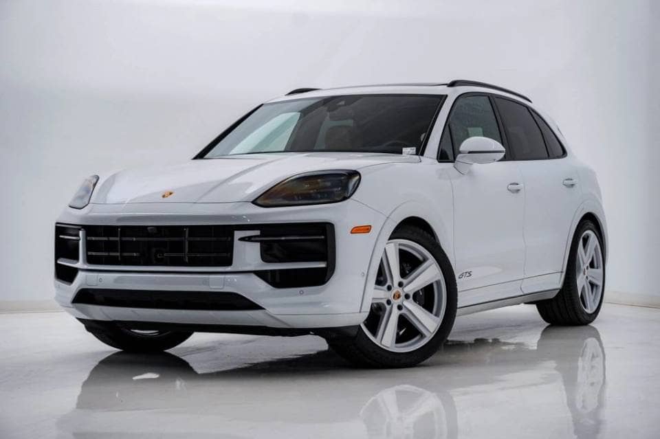 2026 Porsche Cayenne GTS photo 1