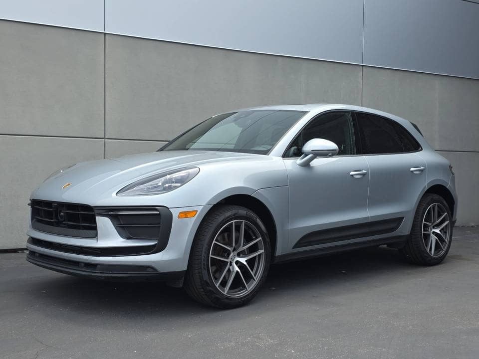 2023 Porsche Macan photo 1