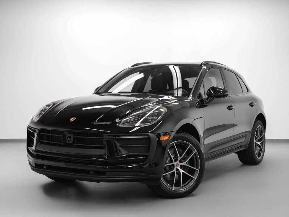 2026 Porsche Macan photo 1