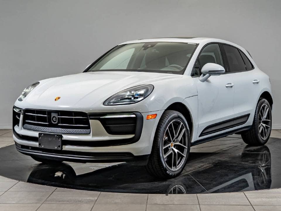 2023 Porsche Macan photo 1
