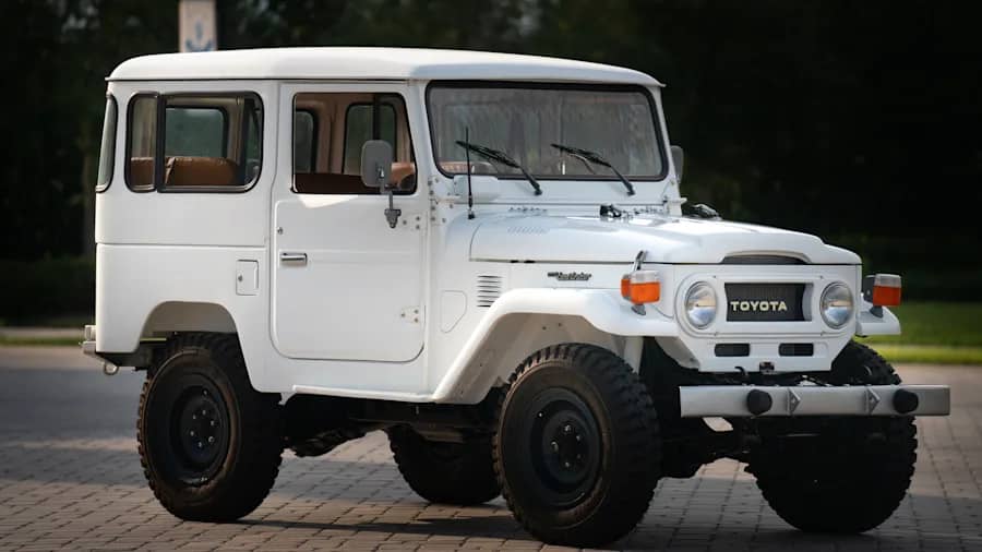 1977 Toyota FJ-40 Land Cruiser photo 1