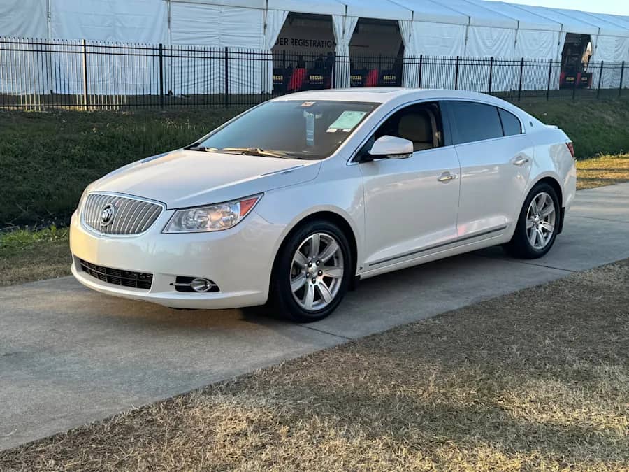 2010 Buick Lacrosse CXL photo 1