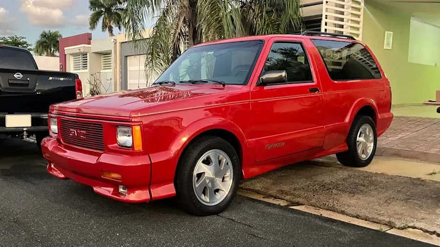 1993 GMC Typhoon photo 1