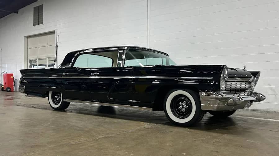 1960 Lincoln Premiere photo 1