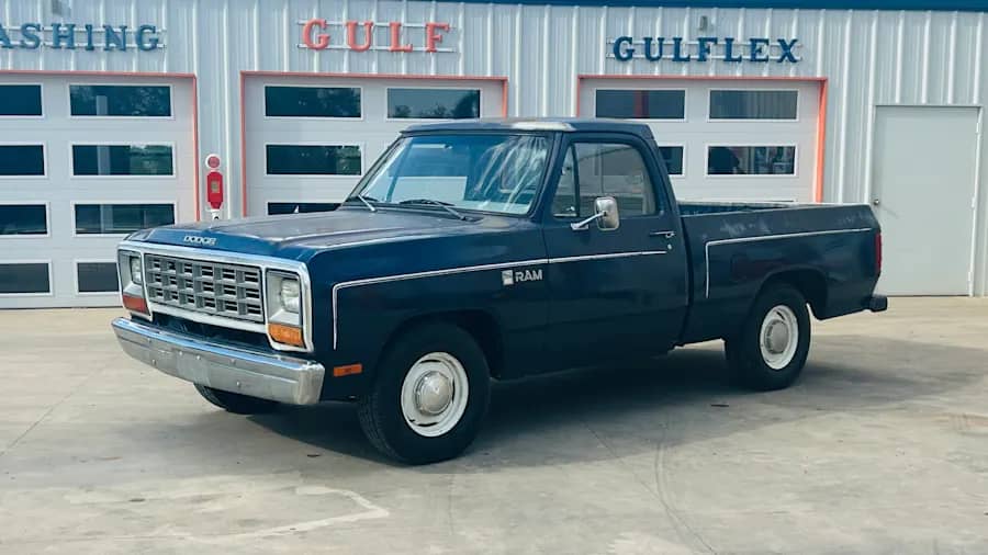 1982 Dodge Ram photo 1