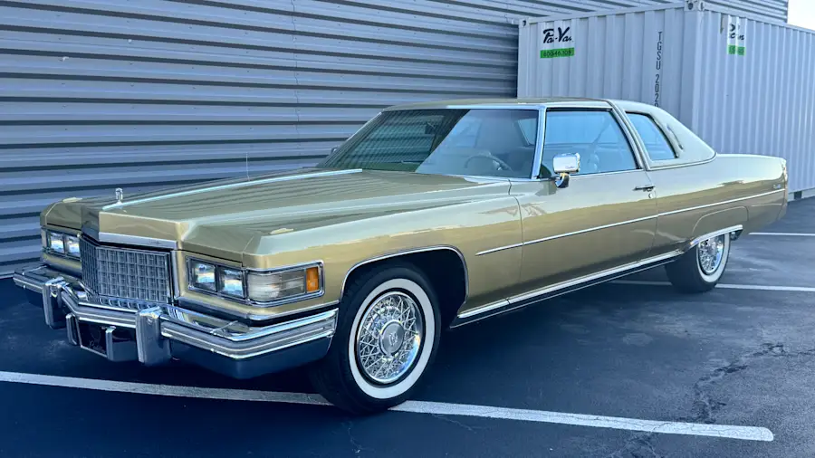 1976 Cadillac Deville photo 1