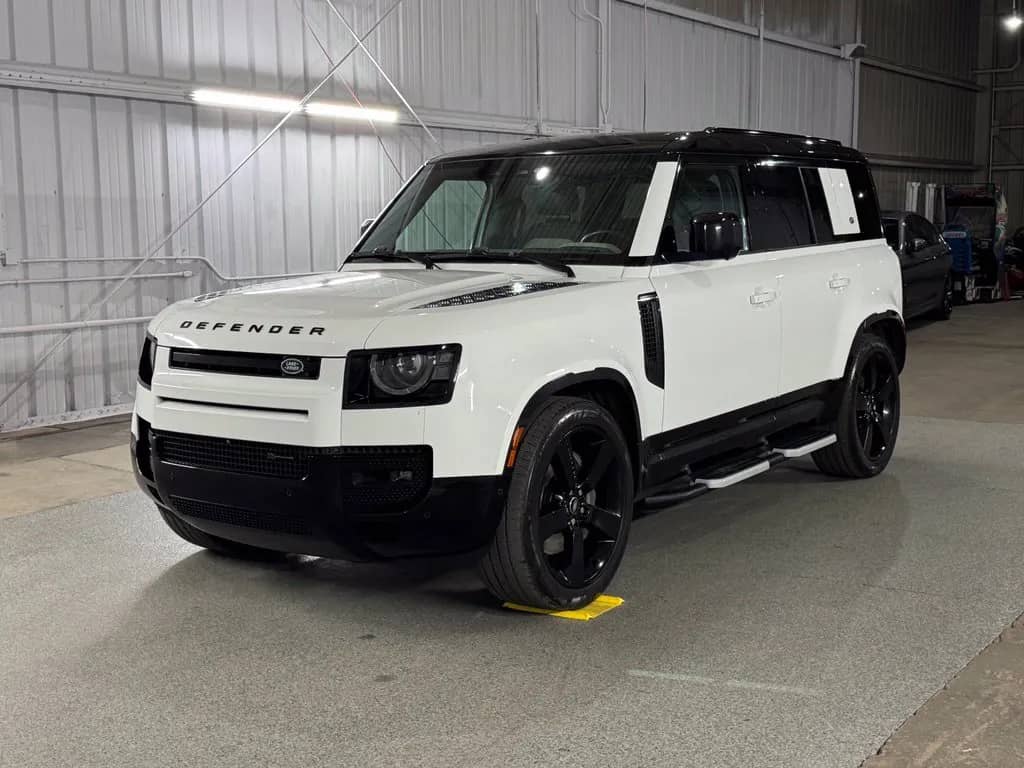 2023 Land Rover Defender 110 X-Dynamic SE