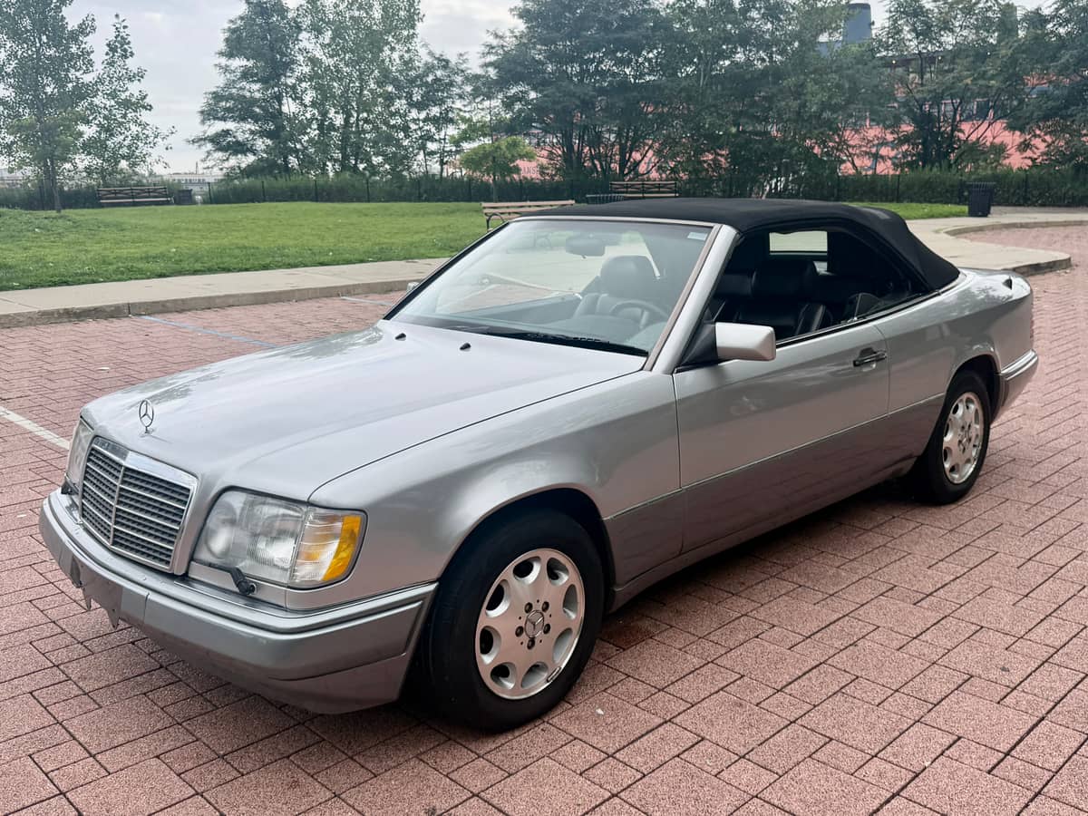 1995 Mercedes-Benz E320 photo 1