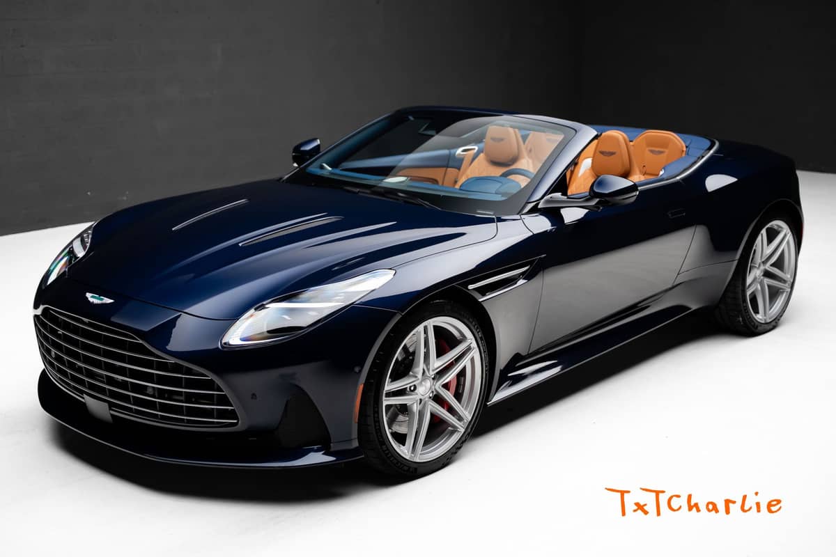2026 Aston Martin DB12 photo 1